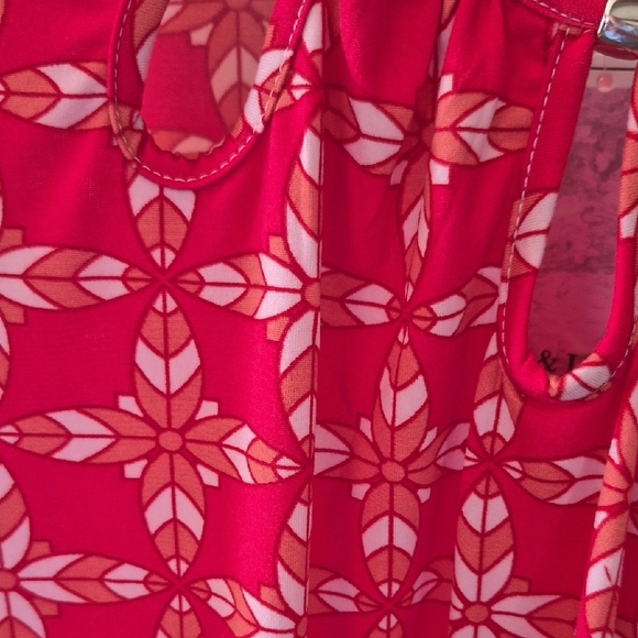 Elegant Floral Red Blouse - Picture 5 of 6